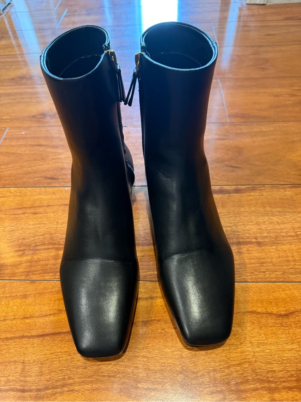 Massimo Dutti Black Leather Ankle Boots. Size 37